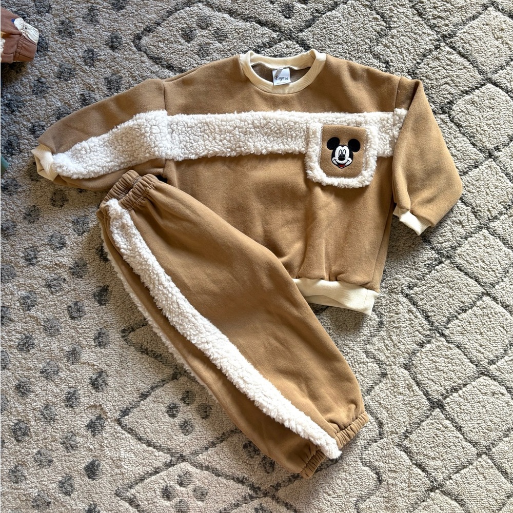 Korean Brand neutral and sherpa Mickey sweat set